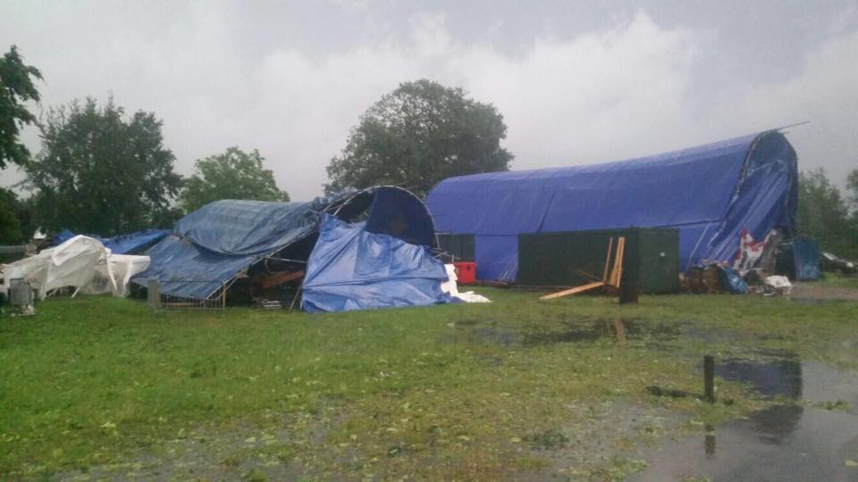Namaak versus Beschrijvend CorsoNetwerk / Tenten Brabantsedag Heeze kapot door storm
